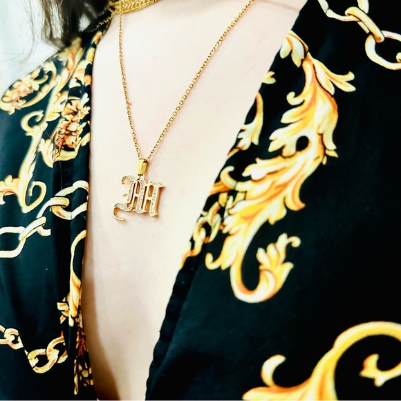 paved Inicial M Gold Necklace - Picture 3 of 7